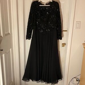 Beautiful elegant black formal dress by Rose Talk.